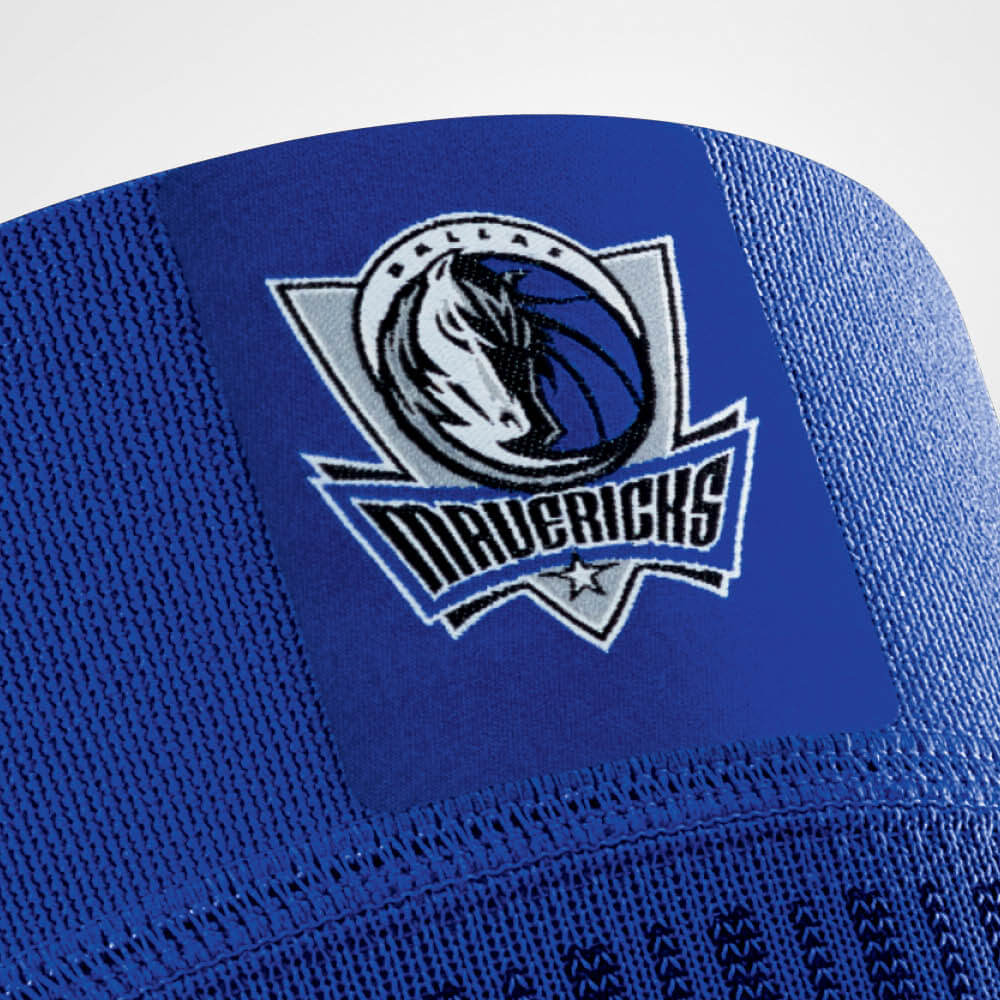 Knee Sleeve NBA Mavericks Detail Logo Fokus Mavericks Logo auf dem Knee Sleeve NBA