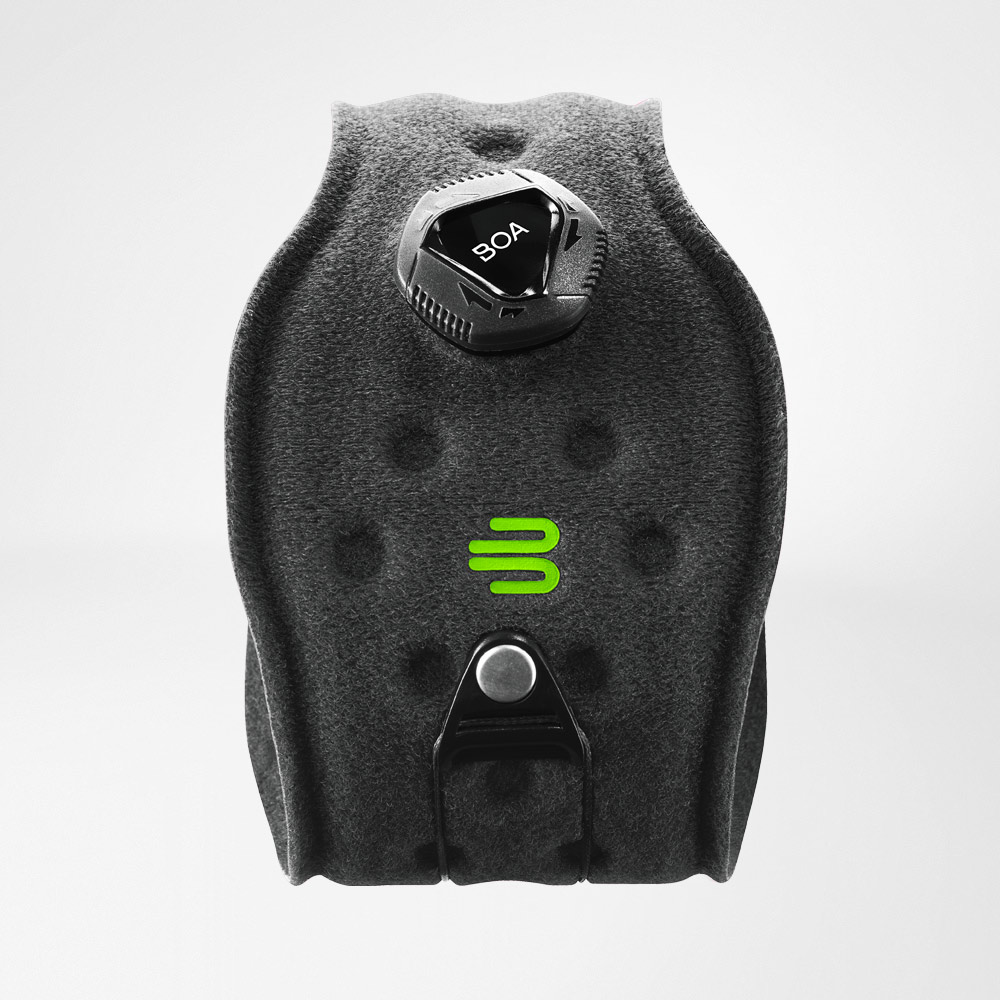 Ellenbogenbandage schwarz freigestellt Komplettaufnahme der schwarzen Ellenbogenspange