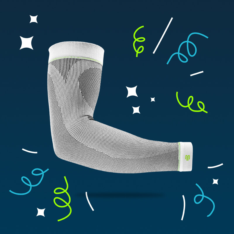 Vor einem blauen Hintergrund mit Luftschlangen ist eine weiße Arm Bandage abgebildet.