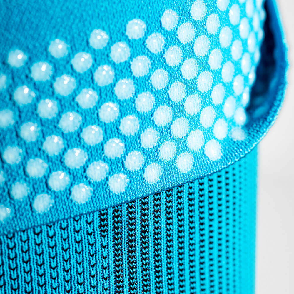 Ellenbogensleeve rivera Detailansicht Haftband Detailansicht Haftband des blauen Sportsleeves für den Ellenbogen