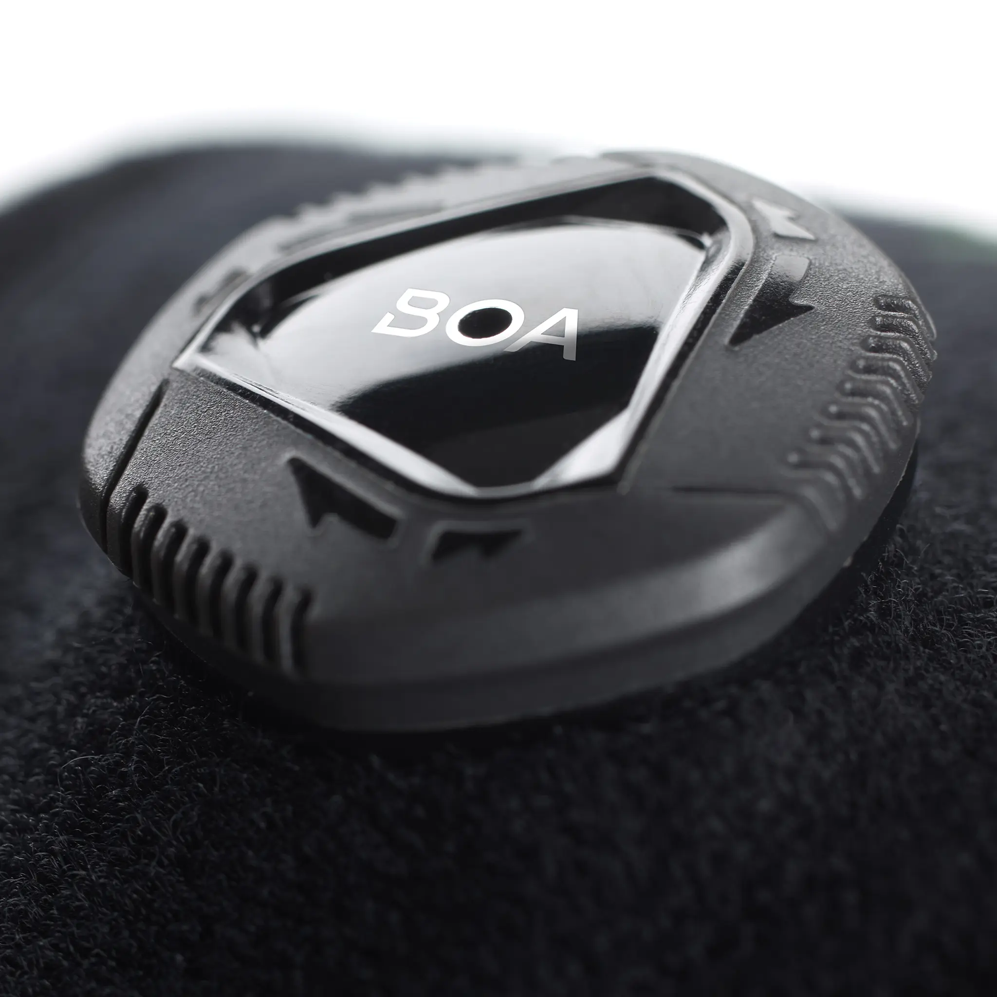 Ellenbogenbandage Detail Boa Fit System Detailaufnahme BOA Verschlußsystem an der Ellenbogenspange für den Sport