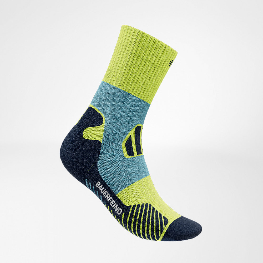Mittellange Trailrun-Laufsocken blau-gelb Seitenansicht Seitenansicht der blau-gelben mittellangen Trailrun - Laufsocken