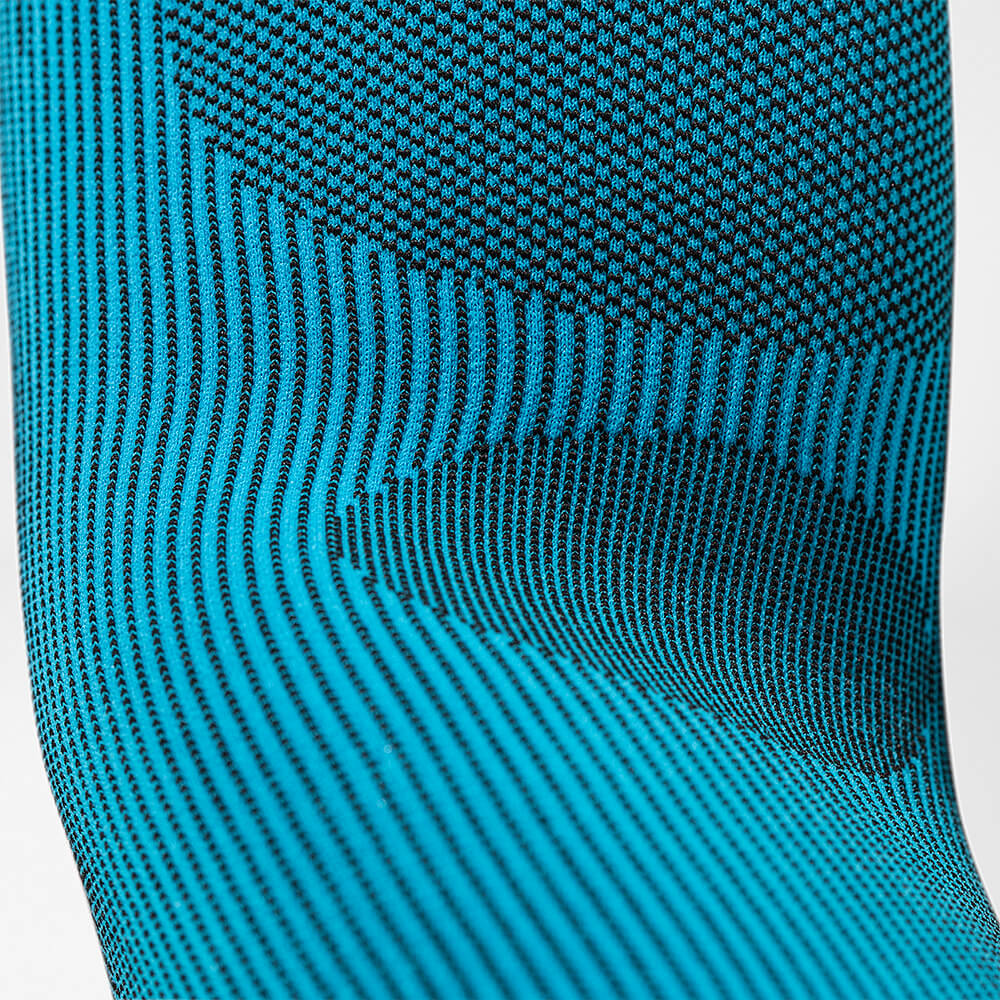 Arm Sleeve Detail Compression Zones Detailansicht Ellenbogeninnenseite mit Gestrickverlauf des Kompressions-Sleeves für den Arm