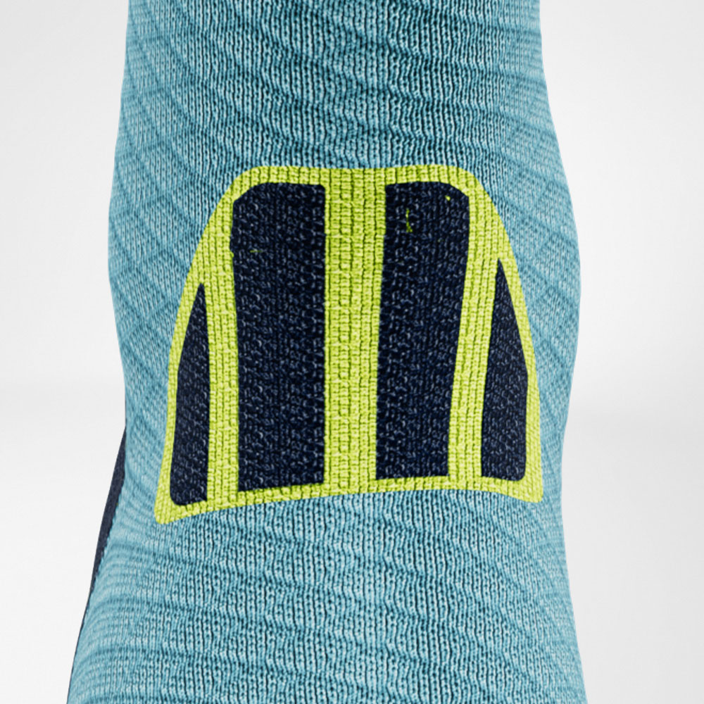 Mittellange Trailrun-Laufsocken blau-gelb Detail Comfort Detailaufnahme Comfort Zone der blau-gelben mittellangen Trailrun - Laufsocken